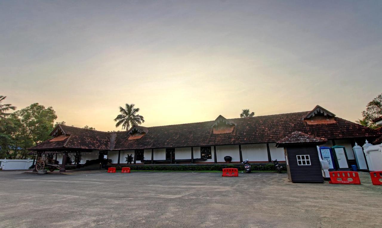 Treebo Premium Travancore Palace Cherthala Alappuzha Exterior photo