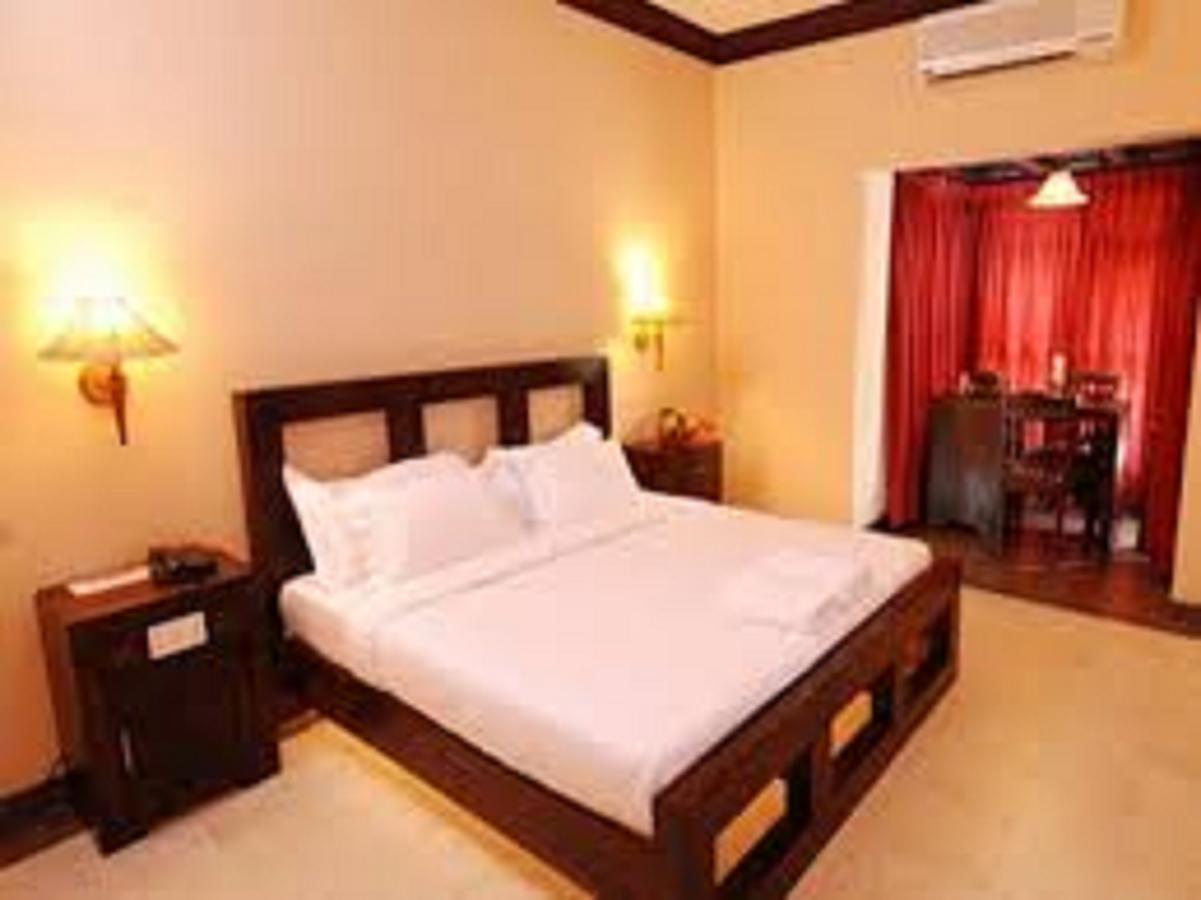 Treebo Premium Travancore Palace Cherthala Alappuzha Exterior photo