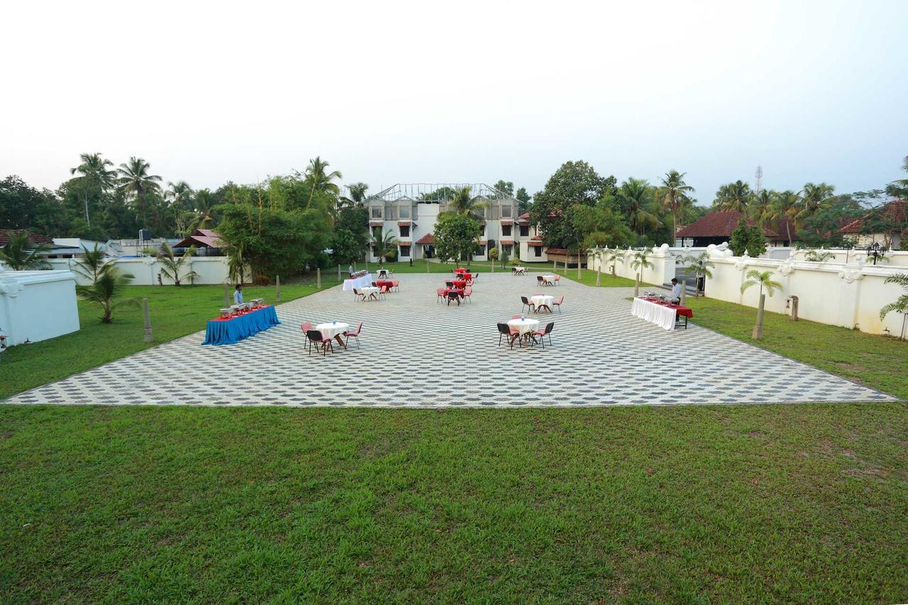 Treebo Premium Travancore Palace Cherthala Alappuzha Exterior photo