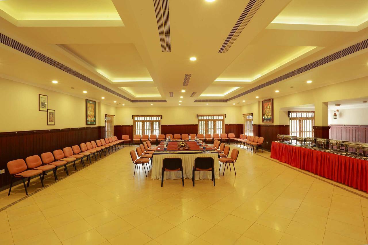 Treebo Premium Travancore Palace Cherthala Alappuzha Exterior photo