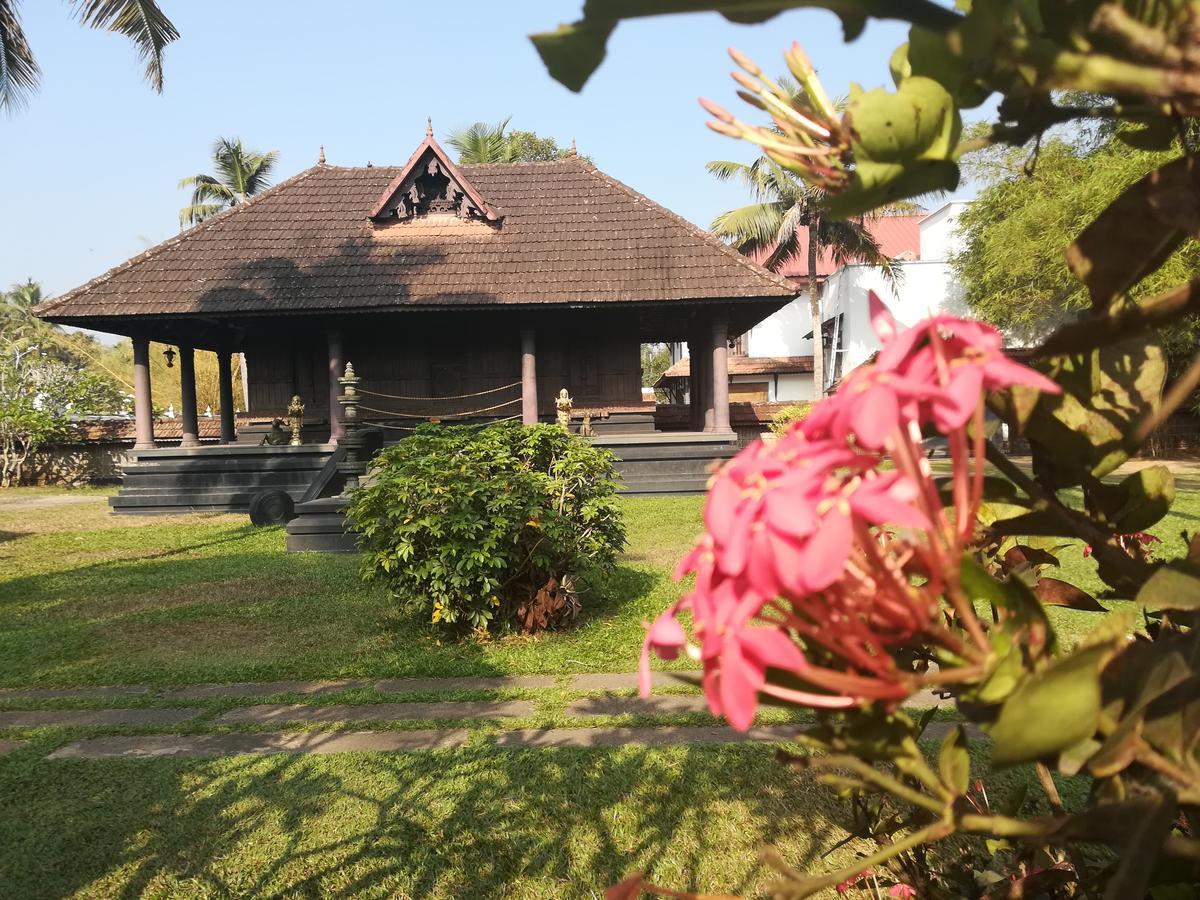 Treebo Premium Travancore Palace Cherthala Alappuzha Exterior photo